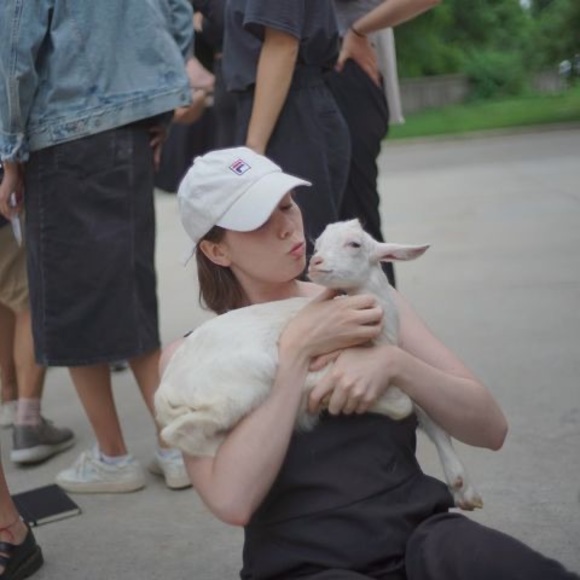 Meet your Posher, Maighdlyn - Picture 1 of 1